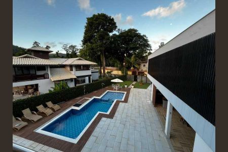 Casa de condomínio à venda com 248m², 4 quartos e 4 vagas
