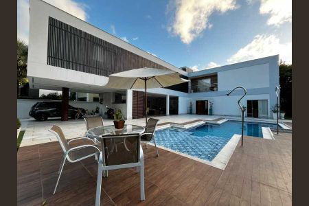 Casa de condomínio à venda com 248m², 4 quartos e 4 vagas