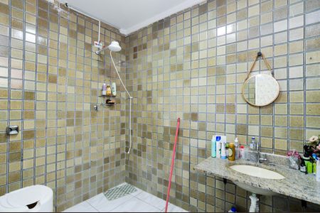 Casa à venda com 200m², 3 quartos e 2 vagasBanheiro da Edícula