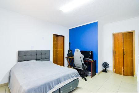 Casa à venda com 200m², 3 quartos e 2 vagasSuíte 1