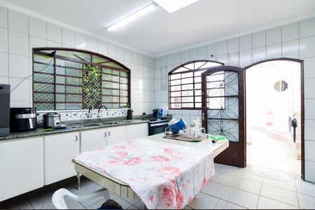 Casa à venda com 200m², 3 quartos e 2 vagasCozinha 