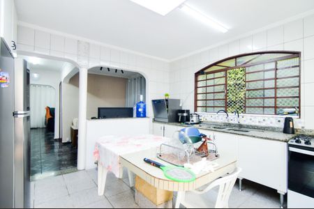 Casa à venda com 200m², 3 quartos e 2 vagasCozinha 