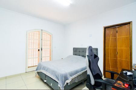 Casa à venda com 200m², 3 quartos e 2 vagasSuíte 1