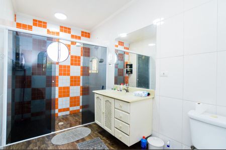 Casa à venda com 200m², 3 quartos e 2 vagasBanheiro da Suíte 1