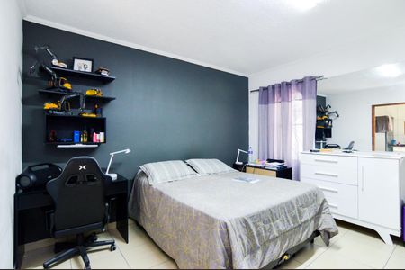 Casa à venda com 200m², 3 quartos e 2 vagasSuíte 2