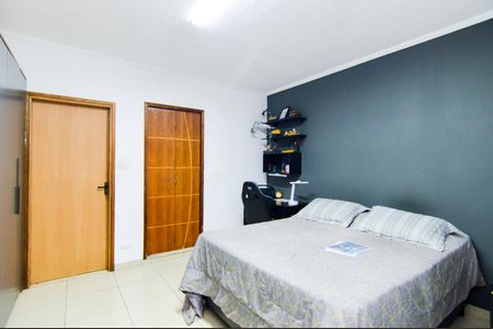 Casa à venda com 200m², 3 quartos e 2 vagasSuíte 2
