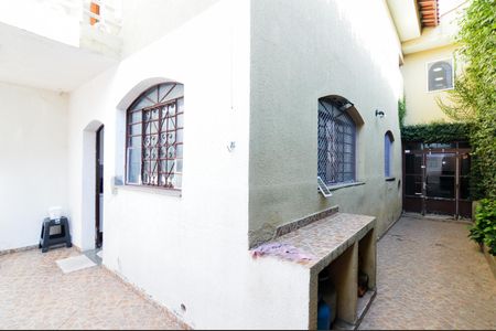 Casa à venda com 200m², 3 quartos e 2 vagasCorredor 