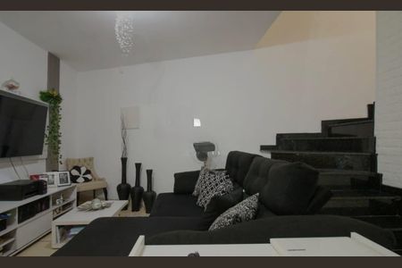 Casa de condomínio à venda com 110m², 2 quartos e 1 vaga