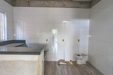 Banheiro  de casa à venda com 1 quarto, 50m² em Jardim Bandeirantes, Diadema