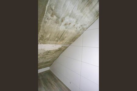 Banheiro  de casa à venda com 1 quarto, 50m² em Jardim Bandeirantes, Diadema