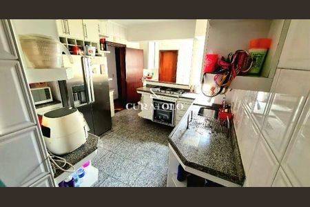 Apartamento à venda com 240m², 4 quartos e 3 vagas
