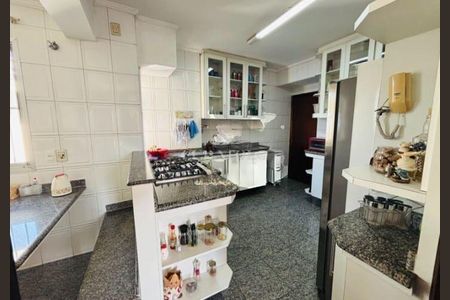Apartamento à venda com 240m², 4 quartos e 3 vagas