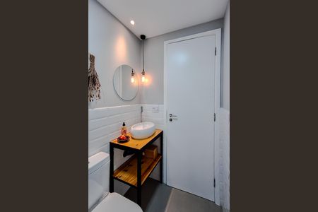 Apartamento à venda com 57m², 2 quartos e 1 vaga Apartamento à venda com 57m², 2 quartos e 1 vagaBanheiro