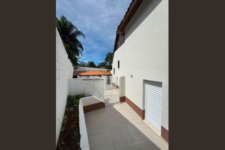 Vista de casa para alugar com 3 quartos, 220m² em Los Álamos, Cotia
