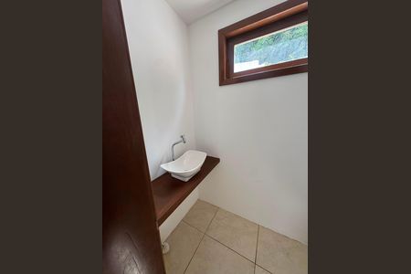 Banheiro de casa para alugar com 3 quartos, 220m² em Los Álamos, Cotia