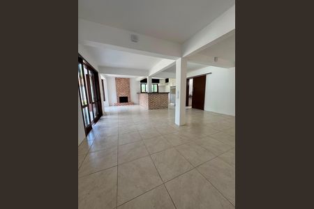 Sala de casa para alugar com 3 quartos, 220m² em Los Álamos, Cotia