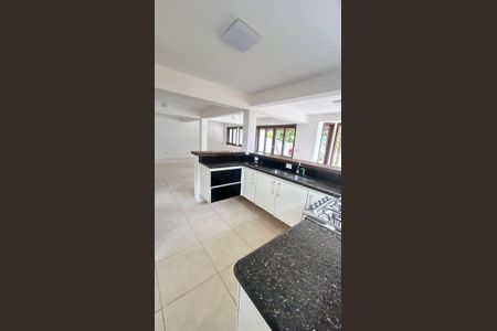 Cozinha de casa para alugar com 3 quartos, 220m² em Los Álamos, Cotia