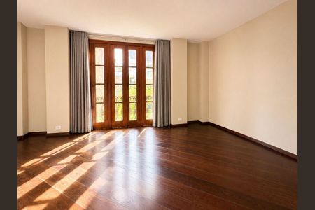 Casa à venda com 4 quartos, 385m² em Alphaville, Santana de Parnaíba