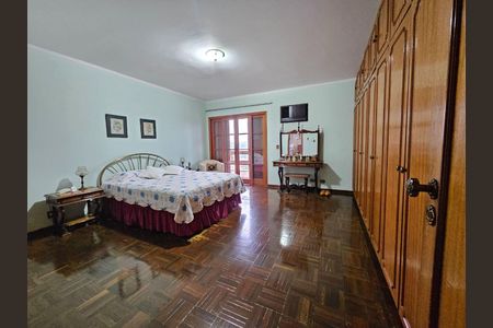 Casa à venda com 340m², 3 quartos e 3 vagas