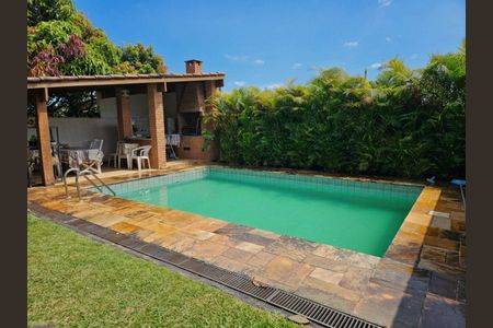Casa à venda com 340m², 3 quartos e 3 vagas