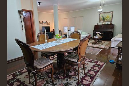 Casa à venda com 340m², 3 quartos e 3 vagas