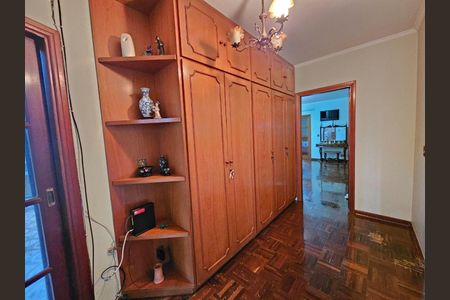 Casa à venda com 340m², 3 quartos e 3 vagas