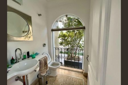 Casa à venda com 300m², 3 quartos e 5 vagas