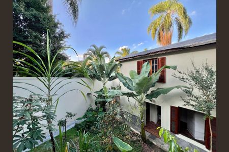 Casa à venda com 300m², 3 quartos e 5 vagas