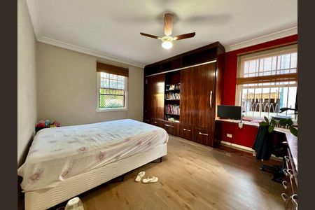 Casa à venda com 300m², 3 quartos e 5 vagas