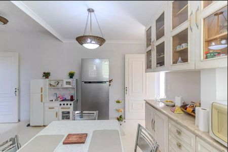 Casa à venda com 3 quartos, 300m² em Pacaembu, São Paulo