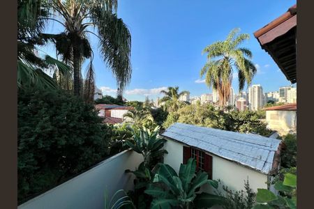 Casa à venda com 300m², 3 quartos e 5 vagas
