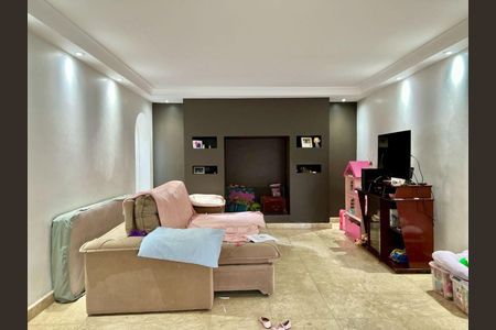 Casa à venda com 300m², 3 quartos e 5 vagas