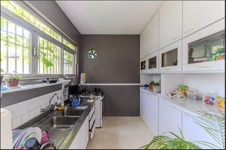 Casa à venda com 300m², 3 quartos e 5 vagas