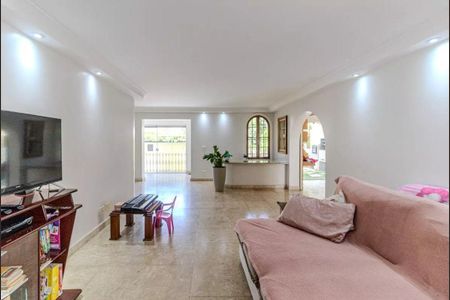 Casa à venda com 300m², 3 quartos e 5 vagas