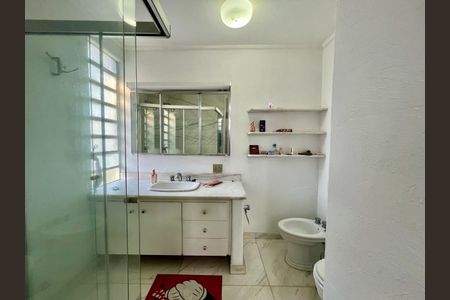 Casa à venda com 300m², 3 quartos e 5 vagas
