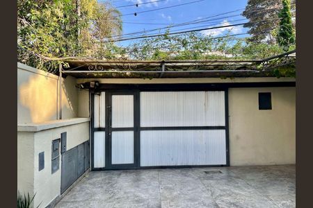Casa à venda com 300m², 3 quartos e 5 vagas