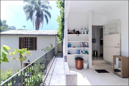 Casa à venda com 300m², 3 quartos e 5 vagas