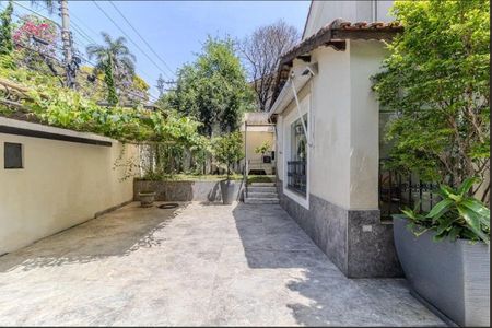 Casa à venda com 300m², 3 quartos e 5 vagas