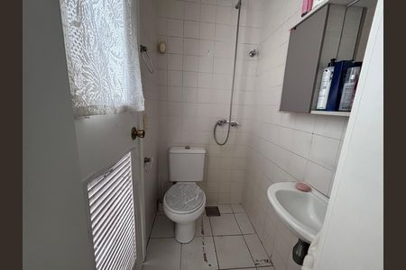 Casa de condomínio à venda com 210m², 5 quartos e 4 vagas Casa de condomínio à venda com 210m², 5 quartos e 4 vagasBanheiro do quarto 5