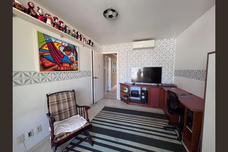 Casa de condomínio à venda com 210m², 5 quartos e 4 vagas Casa de condomínio à venda com 210m², 5 quartos e 4 vagasQuarto 2