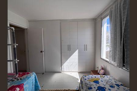 Casa de condomínio à venda com 210m², 5 quartos e 4 vagas Casa de condomínio à venda com 210m², 5 quartos e 4 vagasQuarto 3