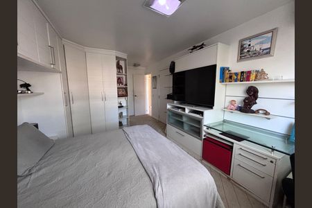 Casa de condomínio à venda com 210m², 5 quartos e 4 vagas Casa de condomínio à venda com 210m², 5 quartos e 4 vagasQuarto 1