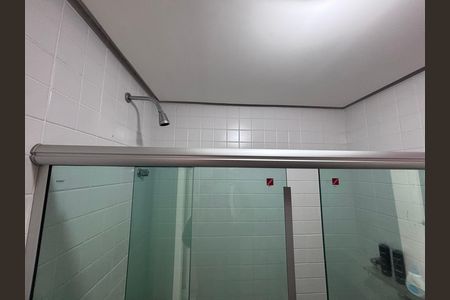 Casa de condomínio à venda com 210m², 5 quartos e 4 vagas Casa de condomínio à venda com 210m², 5 quartos e 4 vagasBanheiro