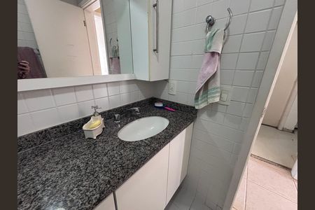 Casa de condomínio à venda com 210m², 5 quartos e 4 vagas Casa de condomínio à venda com 210m², 5 quartos e 4 vagasBanheiro