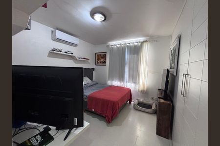 Casa de condomínio à venda com 210m², 5 quartos e 4 vagas Casa de condomínio à venda com 210m², 5 quartos e 4 vagasQuarto 4