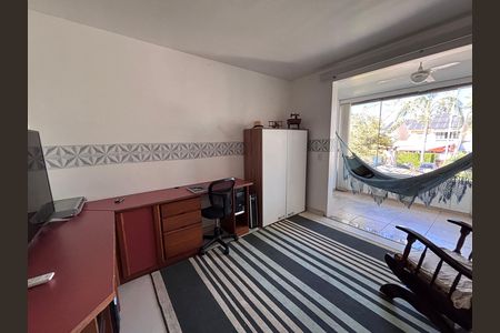 Casa de condomínio à venda com 210m², 5 quartos e 4 vagas Casa de condomínio à venda com 210m², 5 quartos e 4 vagasQuarto 2