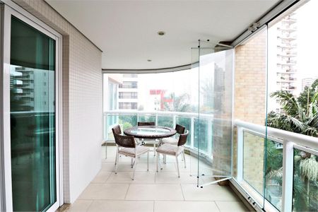 Apartamento à venda com 4 quartos, 235m² em Santana, São Paulo
