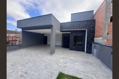 Casa à venda com 180m², 3 quartos e 4 vagas