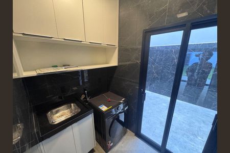 Casa à venda com 180m², 3 quartos e 4 vagas