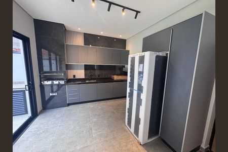 Casa à venda com 180m², 3 quartos e 4 vagas